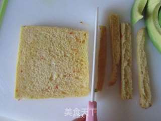 火腿牛油果吐司卷的做法步骤:3
