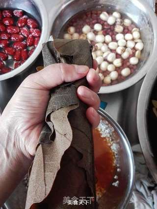 菠萝叶粽子的做法步骤:11