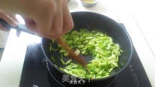 芹菜三丁的做法步骤:2