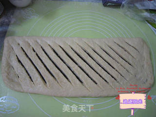 面包机也能做出细腻美味,浓郁松软的----豆沙面包!的做法步骤:5