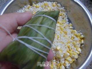 糖桂花玉米粒糯米粽的做法步骤:6