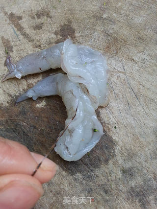 西兰花炒虾仁的做法步骤:2