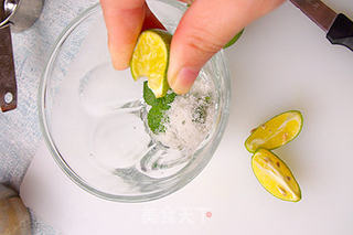 Mojito鸡尾酒的做法步骤:3