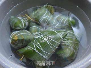 糖桂花玉米粒糯米粽的做法步骤:8