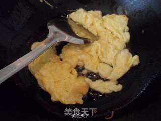 五彩蛋炒饭的做法步骤:2