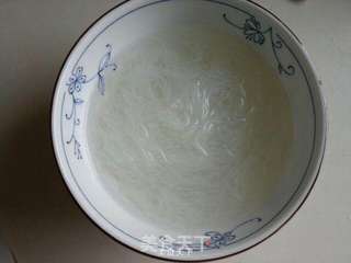 蒜蓉粉丝蒸虾的做法步骤:3