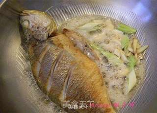 家常烧黄鱼的做法步骤:5