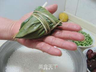 红枣莲子青豆粽的做法步骤:9