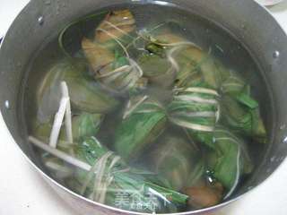 红枣莲子青豆粽的做法步骤:10