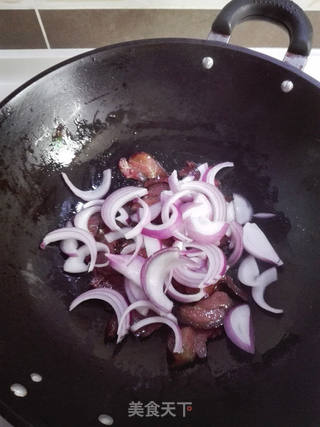 腊肉炒红椒的做法步骤:6