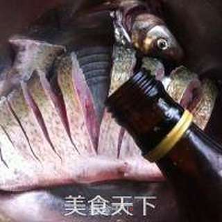 腊肠蒸鳊鱼的做法步骤:3