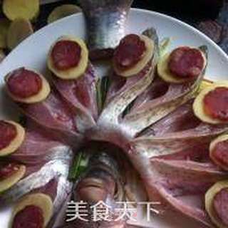 腊肠蒸鳊鱼的做法步骤:10