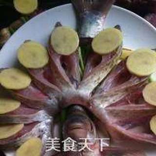 腊肠蒸鳊鱼的做法步骤:9