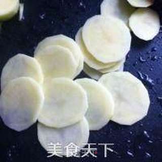 腊肠蒸鳊鱼的做法步骤:5
