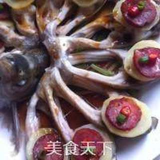腊肠蒸鳊鱼的做法步骤:14