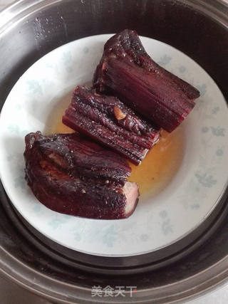 腊肉炒红椒的做法步骤：1