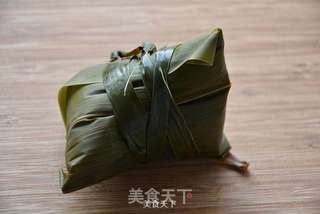板栗蛋黄鲜肉粽的做法步骤:15