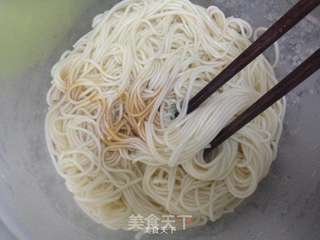 葱香鹅油拌面——夏日快手懒人面的做法步骤:5