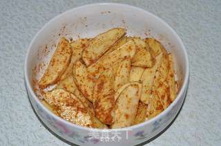 孜然薯角的做法步骤:3