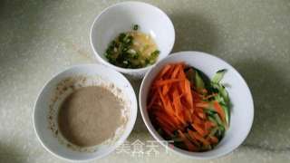 芝麻酱凉面的做法步骤:2