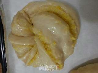 蛋黄椰蓉馅面包的做法步骤:9