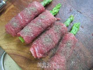 芦笋牛肉卷的做法步骤:4