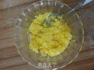 蛋黄椰蓉馅面包的做法步骤:2