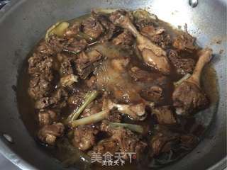 红烧啤酒鸭的做法步骤:12