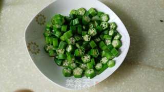 秋葵炒蛋---夏季的清爽快手菜的做法步骤:3