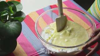 牛奶戚风蛋糕的做法步骤:7