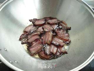 青椒炒腊肉的做法步骤:3