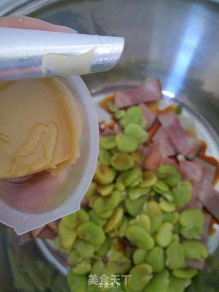 培根炒蚕豆的做法步骤:10