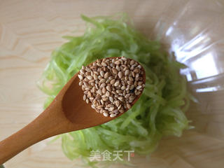 清拌莴笋丝的做法步骤:6