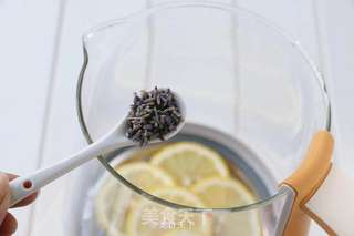 薰衣草柠檬茶的做法步骤:5