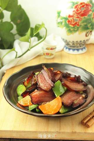 青椒炒腊肉的做法步骤:7