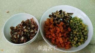 三丁腊肠焖饭的做法步骤:2
