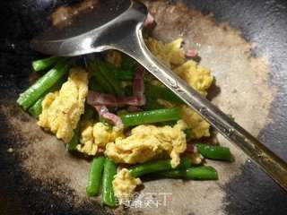 五花风肉梅豆炒鸡蛋的做法步骤:10