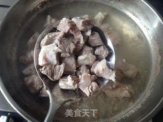 小土豆烧肉的做法步骤:2