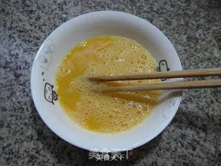 五花风肉梅豆炒鸡蛋的做法步骤:3