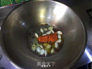 干锅莴笋牛蛙的做法步骤:6