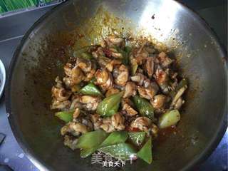 干锅莴笋牛蛙的做法步骤:11