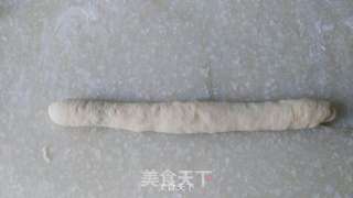 牛奶杏仁花环面包的做法步骤:11