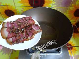 腊肉炒秋葵的做法步骤:4