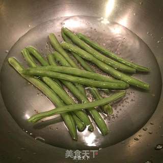豆角煎蛋的做法步骤:2