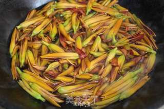 黄花菜打卤面(鲜黄花的处理)的做法步骤:2