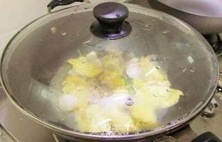 吃货食堂—海鲜蛋饺的做法步骤:9