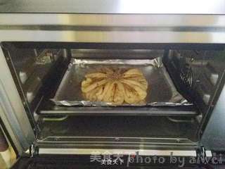 花朵肉松面包的做法步骤:14