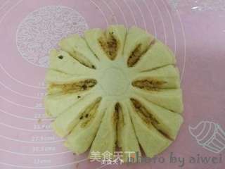 花朵肉松面包的做法步骤:11