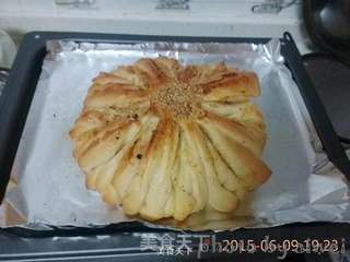 花朵肉松面包的做法步骤:15