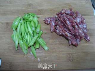 香肠煲仔饭的做法步骤:5